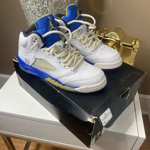 Grade School Jordan 5 Laney Size 7 released in 2014